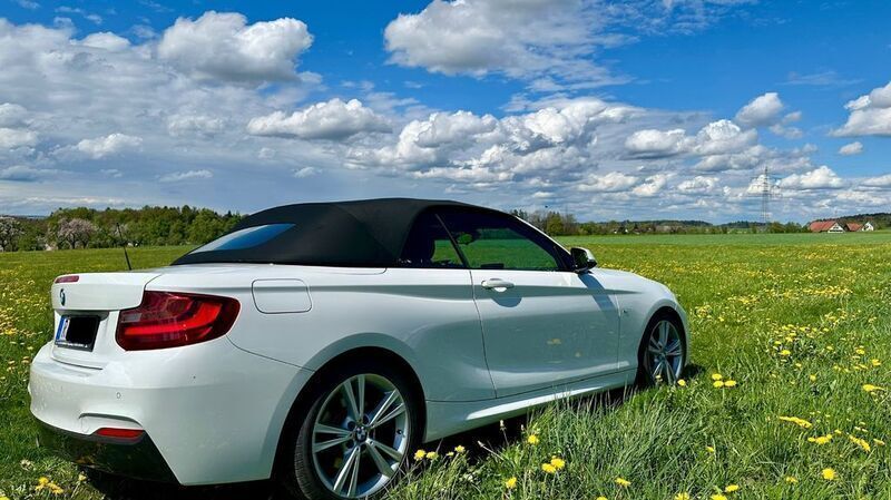 Weiß Gebraucht 2016 BMW 220 M Sport Cabrio | 21.300 € (Fairer Preis) - Bild 1/4