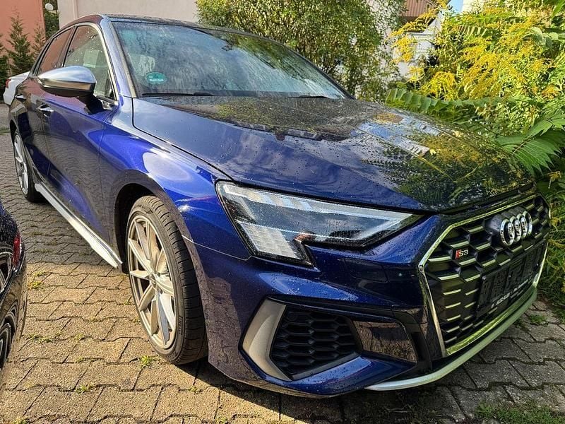 Blau Gebraucht 2022 Audi S3 Sport Limousine | 34.850 € (Fairer Preis) - Bild 1/3