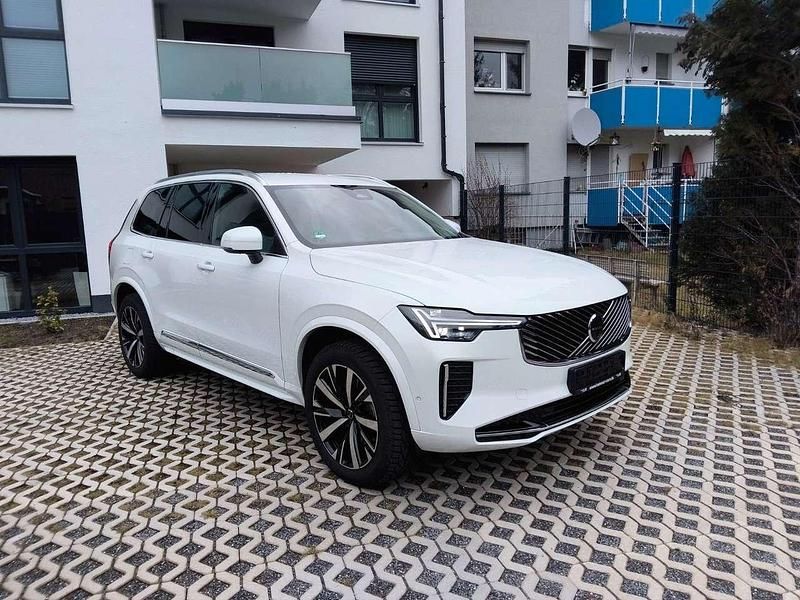 Gebraucht Volvo XC90 Core 250 PS (183 kW) 2025 Crystal white / metallic SUV