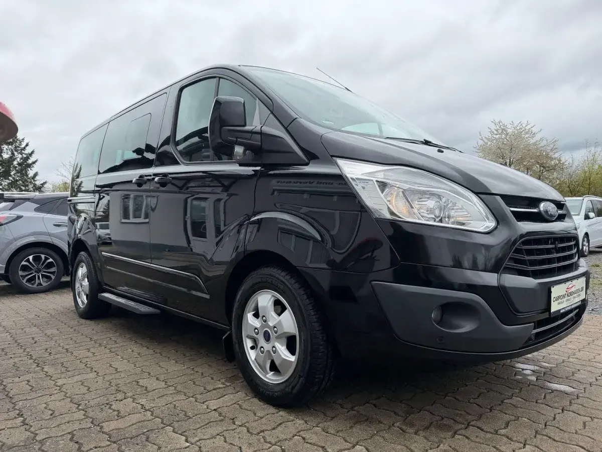 Gebraucht Ford Tourneo 170 PS (125 kW) 2016 Schwarz Kombi