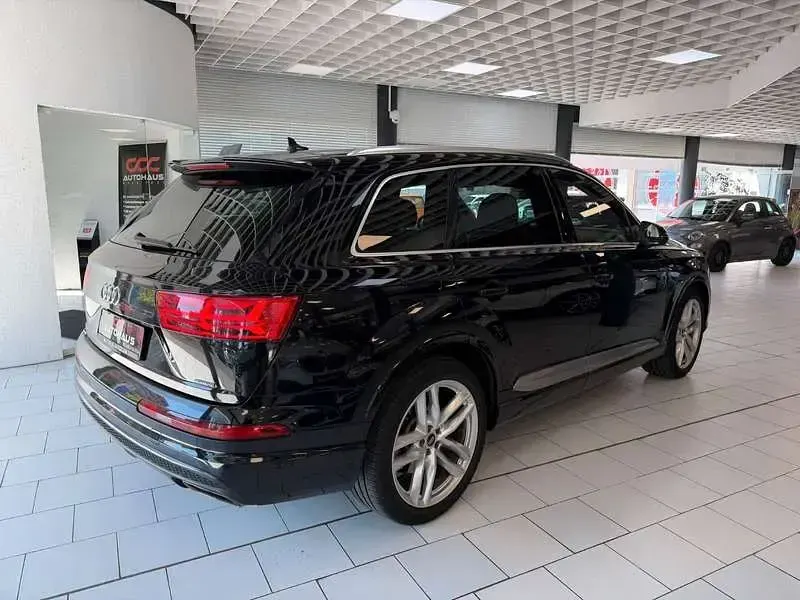 Używany Audi Q7 S-Line 218 KM (160 kW) 2016 Czarny SUV