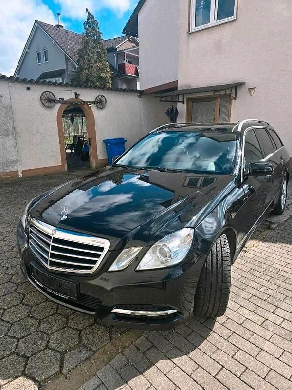 Gebraucht Mercedes E300 Avantgarde 231 PS (169 kW) 2012 Schwarz Kombi