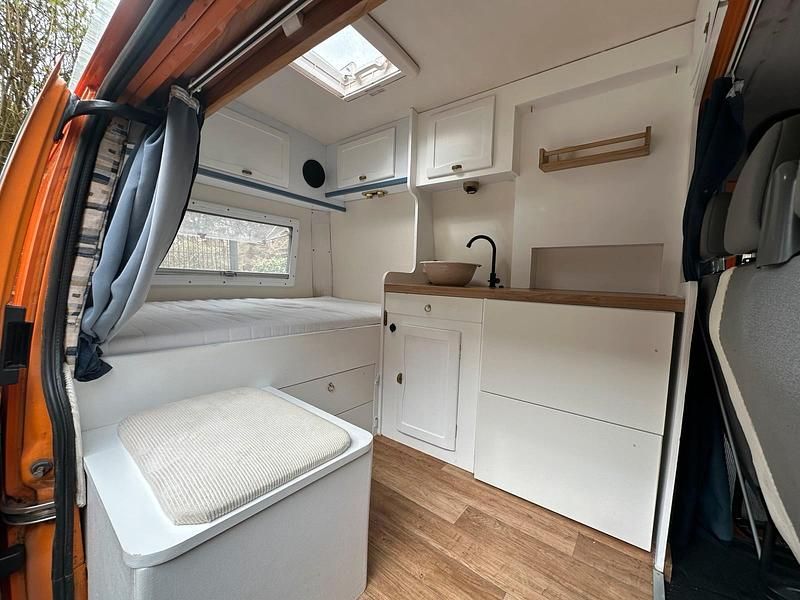 Second-hand Ford Transit 98 CP (72 kW) 1992 Portocaliu Monovolum