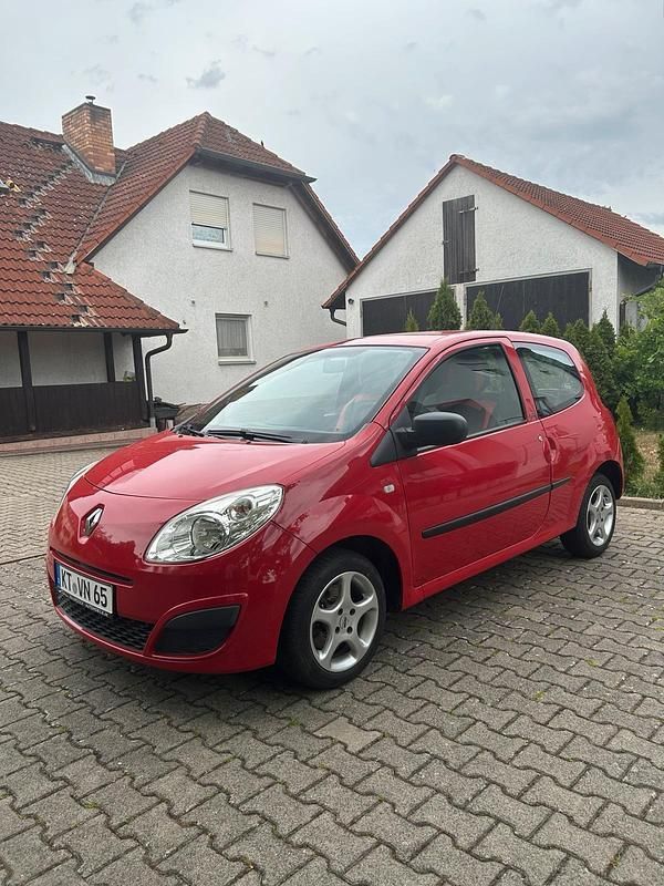 Rot Gebraucht 2010 Renault Twingo Kleinwagen | 2.400 € - Bild 1/4