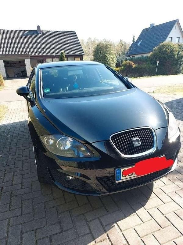 Schwarz Gebraucht 2012 Seat Leon Copa Limousine | 3.550 € (Superpreis) - Bild 1/4
