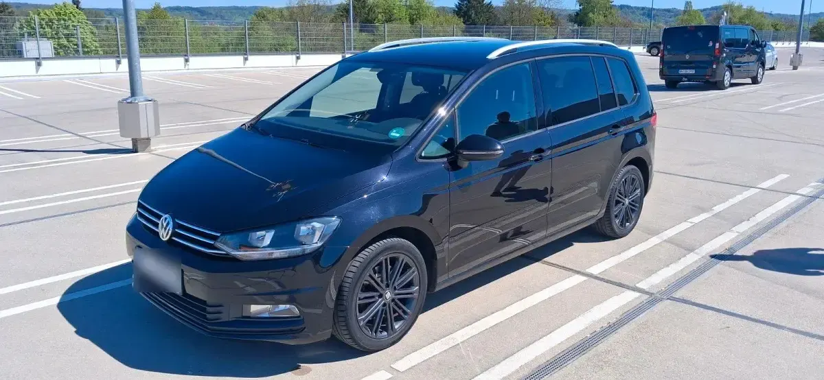 Gebraucht VW Touran Sound 150 PS (110 kW) 2017 Schwarz Van / Kleinbus
