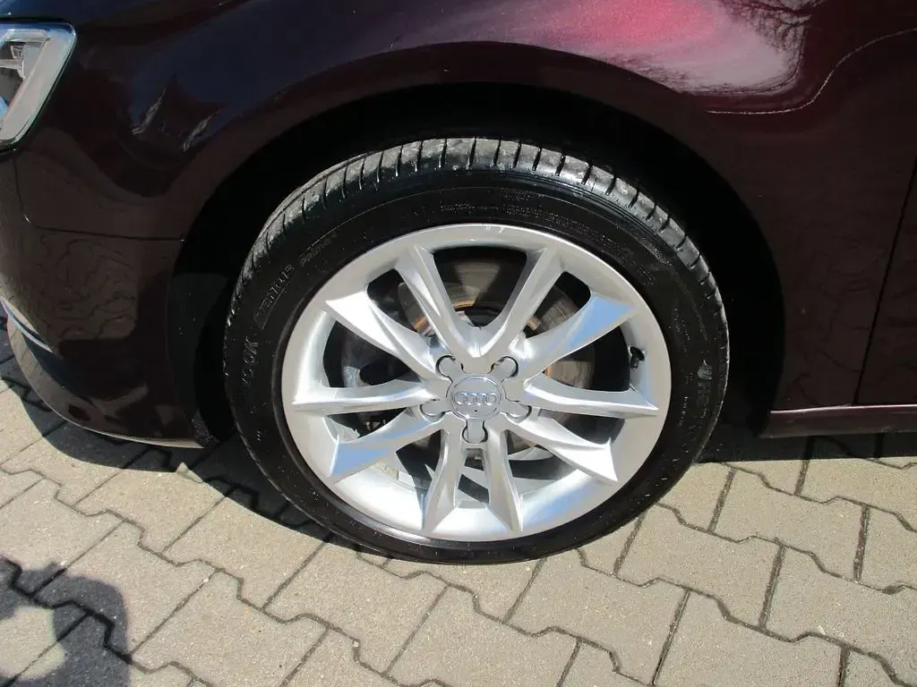 Gebraucht Audi A3 Ambiente 179 PS (131 kW) 2015 Violet Limousine