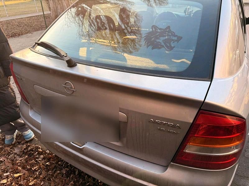 Gebraucht Opel Astra 101 PS (74 kW) 2001 Silber Limousine