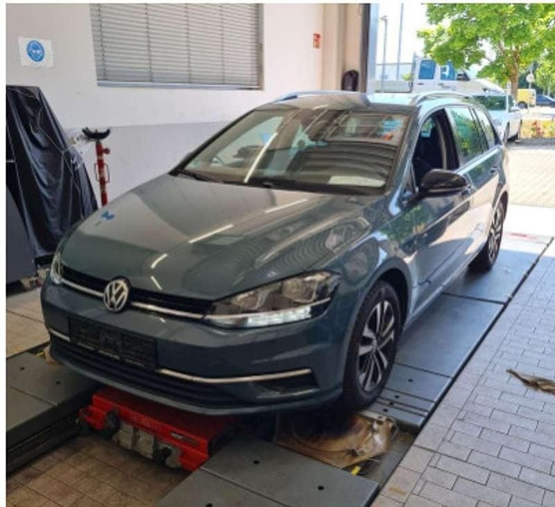 Petroleum blue metallic Gebraucht 2020 VW Golf VIII IQ Drive Kombi | 17.950 € (Superpreis) - Bild 1/4