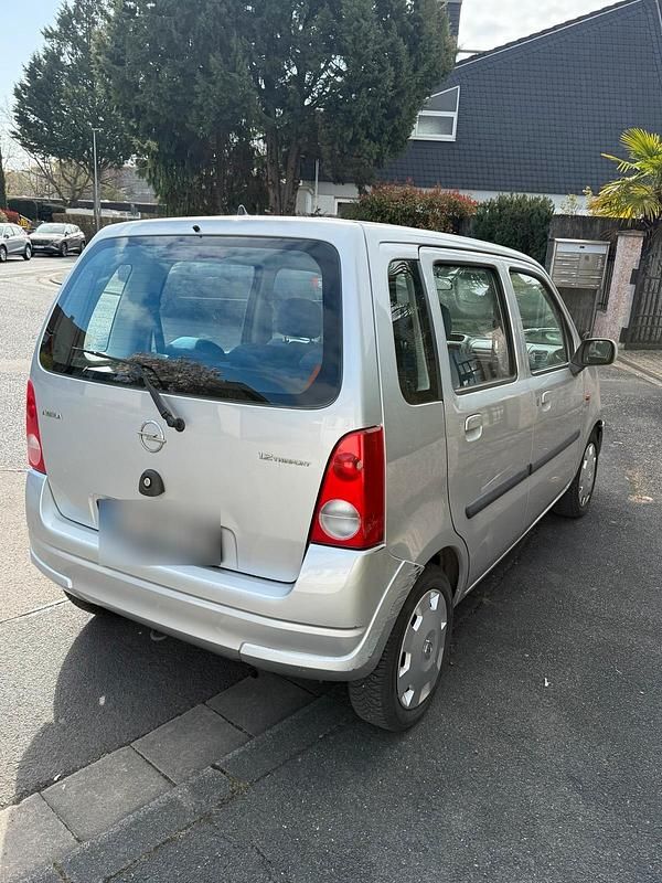 Gebraucht Opel Agila 60 PS (44 kW) 2006 Silber Kleinwagen