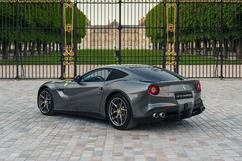 Second-hand Ferrari F12 740 CP (544 kW) 2017 Gri Coupe