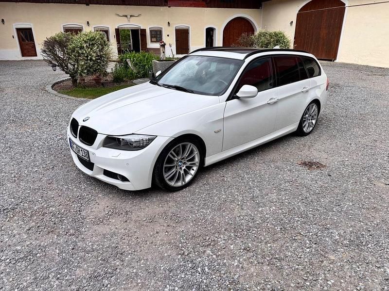 Gebraucht BMW 320 Shadowline 184 PS (135 kW) 2011 Weiß Kombi