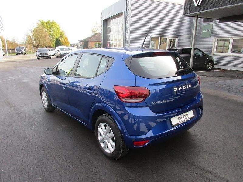 Gebraucht Dacia Sandero Expression 91 PS (66 kW) 2024 Blau Limousine