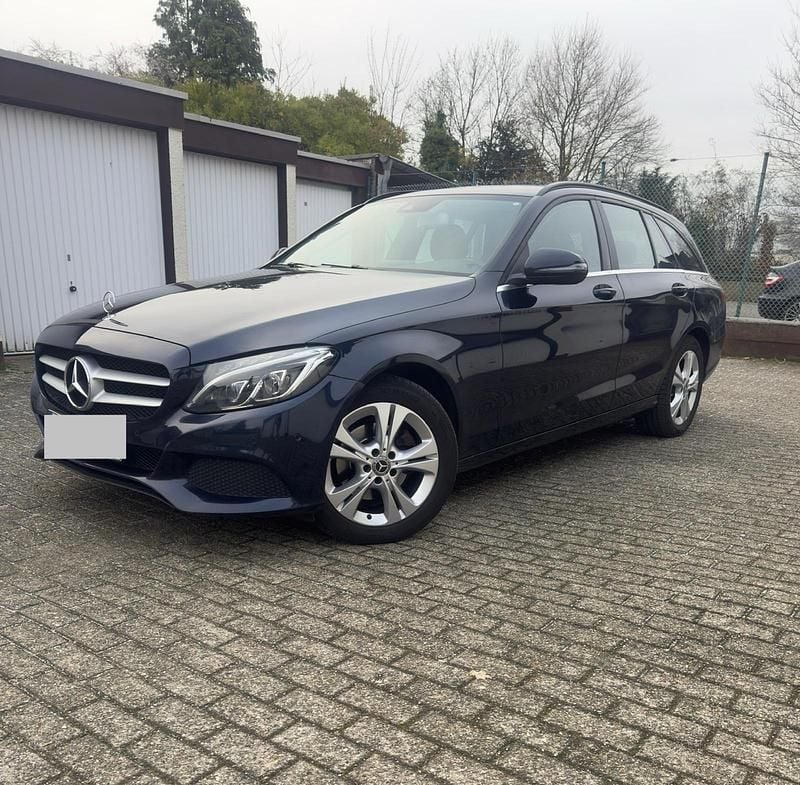 Blau Gebraucht 2018 Mercedes C200 Kombi | 10.999 € (Guter Preis) - Bild 1/4