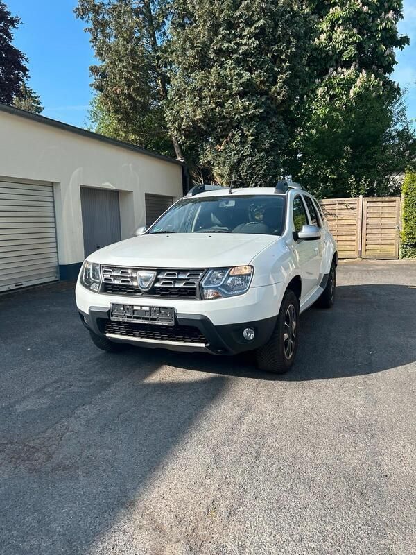 Weiß Gebraucht 2016 Dacia Duster SUV | 4.800 € (Superpreis) - Bild 1/4