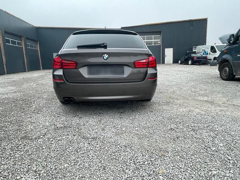Gebraucht BMW 528 258 PS (189 kW) 2010 Braun Kombi