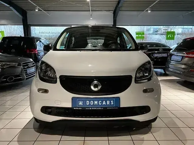 Używany Smart ForFour Basis 71 KM (52 kW) 2019 Biały Hatchback