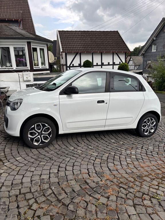 Weiß Gebraucht 2018 Renault Twingo Life Kleinwagen | 5.200 € (Superpreis) - Bild 1/4