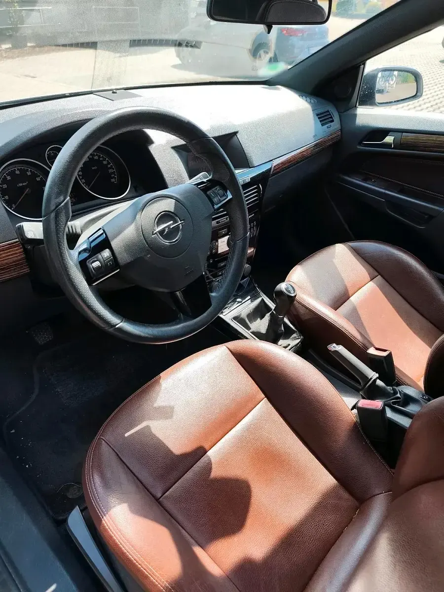 Gebraucht Opel Astra 140 PS (102 kW) 2007 Cabrio