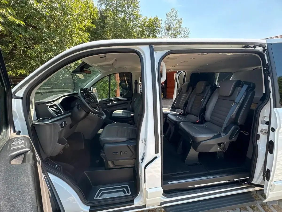 Gebraucht Ford Tourneo Titanium X 185 PS (136 kW) 2020 Weiß Van / Kleinbus