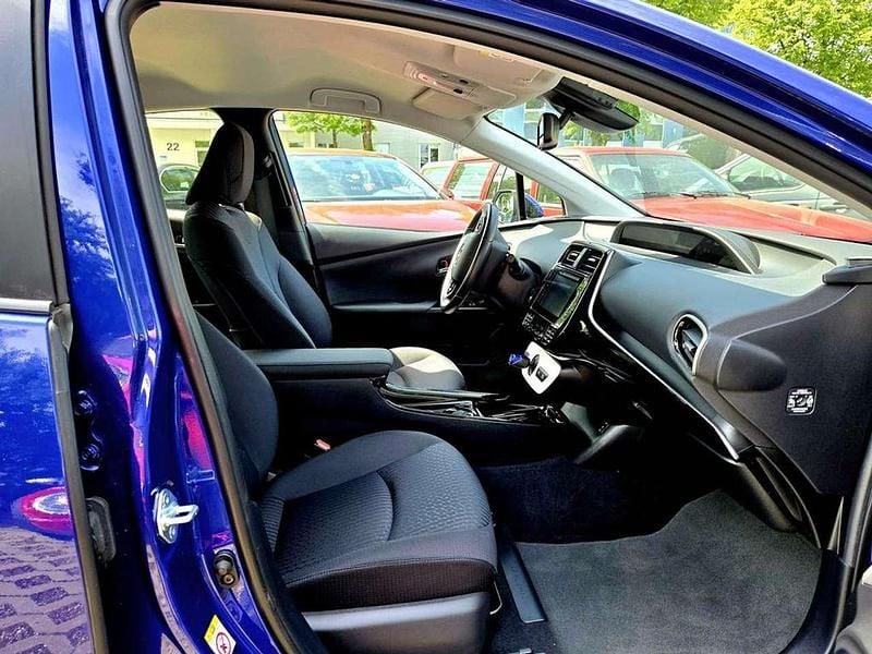 Gebraucht Toyota Prius Executive 98 PS (72 kW) 2017 Blau Limousine