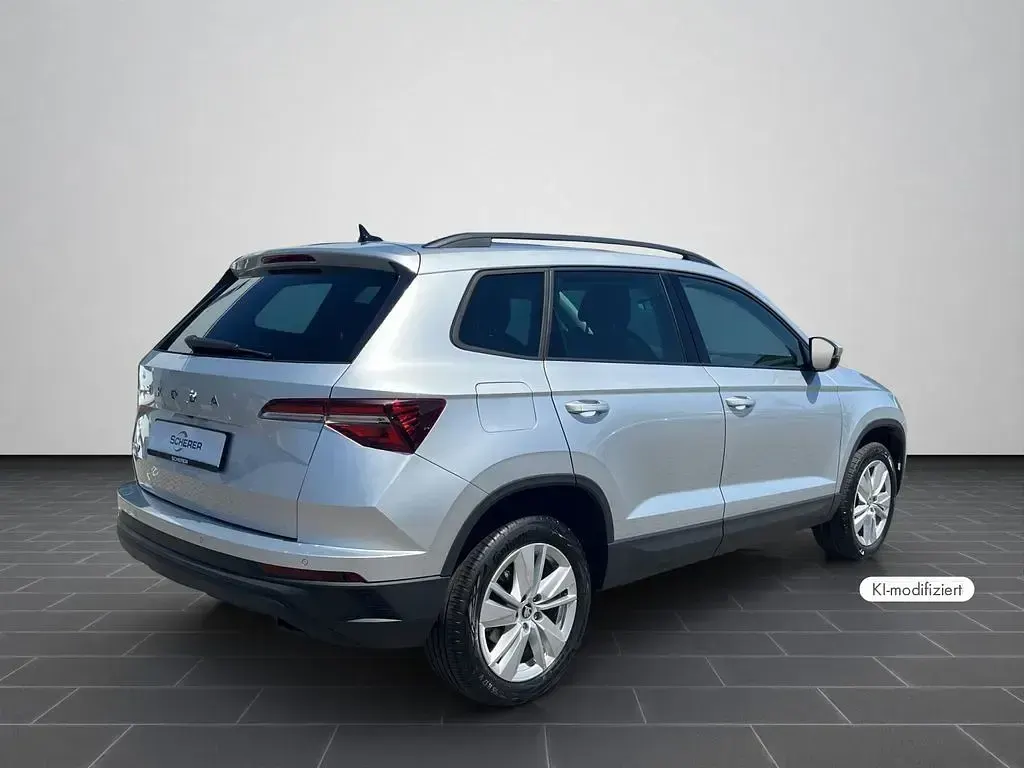 Gebraucht Skoda Karoq Selection 150 PS (110 kW) 2025 Brillantsilber metallic (metallic) SUV