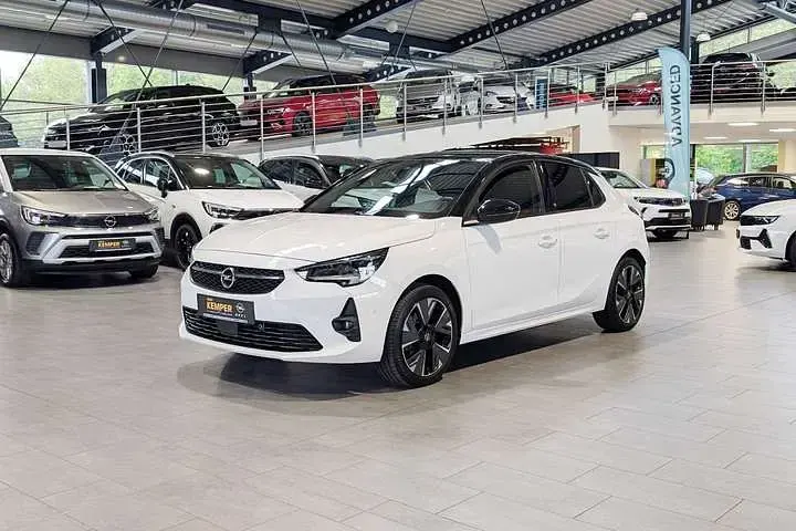 Usata Opel Corsa-e 100 kW (136 CV) 2022 Bianco Utilitaria