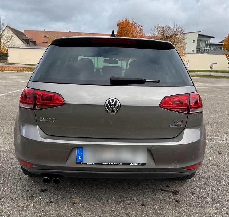 Gebraucht VW Golf VII Highline 122 PS (89 kW) 2014 Grau Limousine