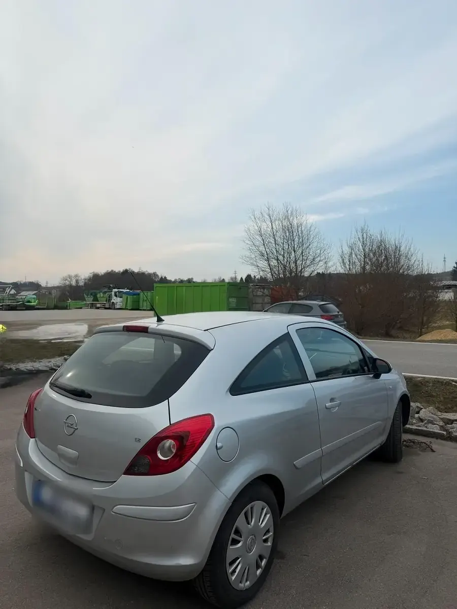 Gebraucht Opel Corsa 80 PS (58 kW) 2007 Silber Kleinwagen