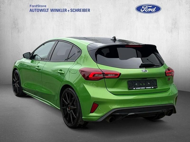 Używany Ford Focus ST 280 KM (205 kW) 2024 Zielony Sedan/Limuzyna