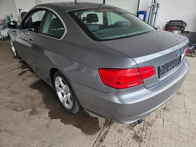 Gebraucht BMW 325 218 PS (160 kW) 2012 Grau Coupé