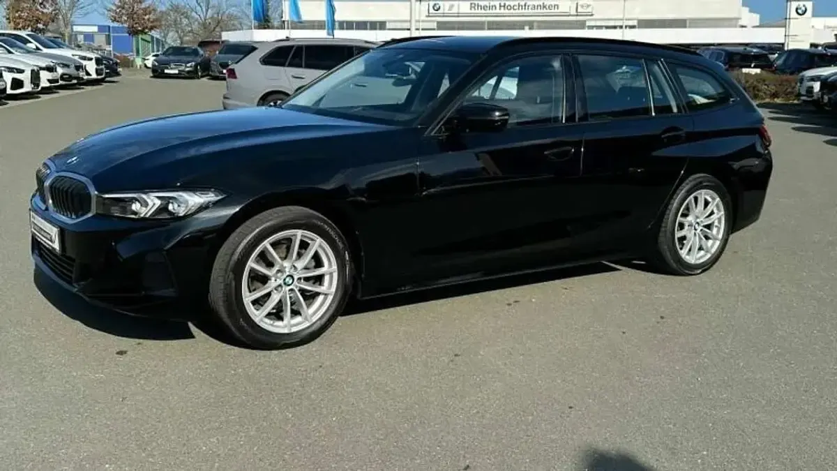 Gebraucht BMW 318 156 PS (114 kW) 2023 Schwarz Kombi