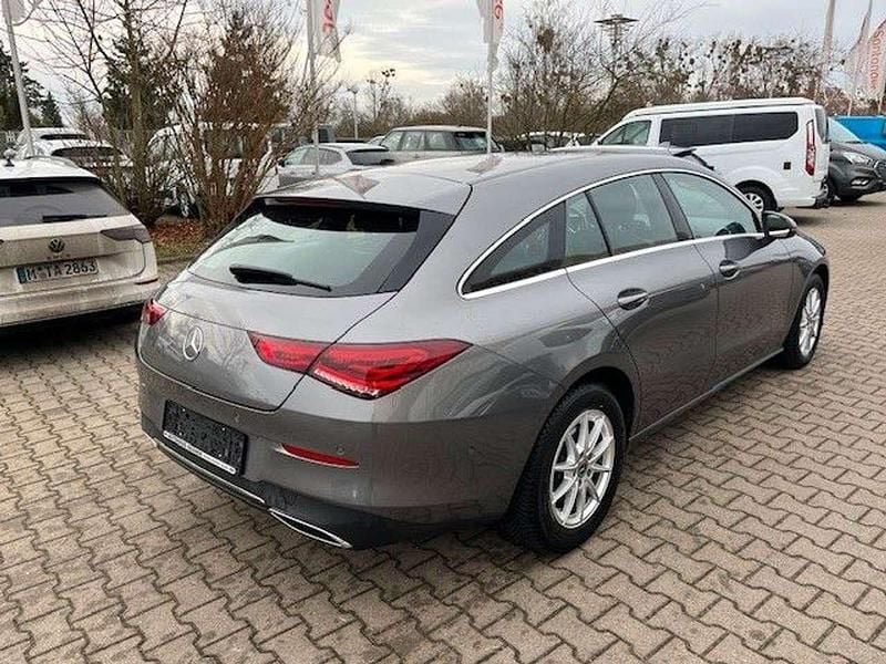 Gebraucht Mercedes CLA200 150 PS (110 kW) 2022 Mountaingrau Kombi