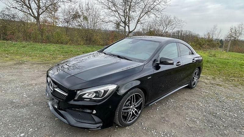 Schwarz Gebraucht 2018 Mercedes CLA220 Edition Limousine | 23.980 € (Fairer Preis) - Bild 1/4