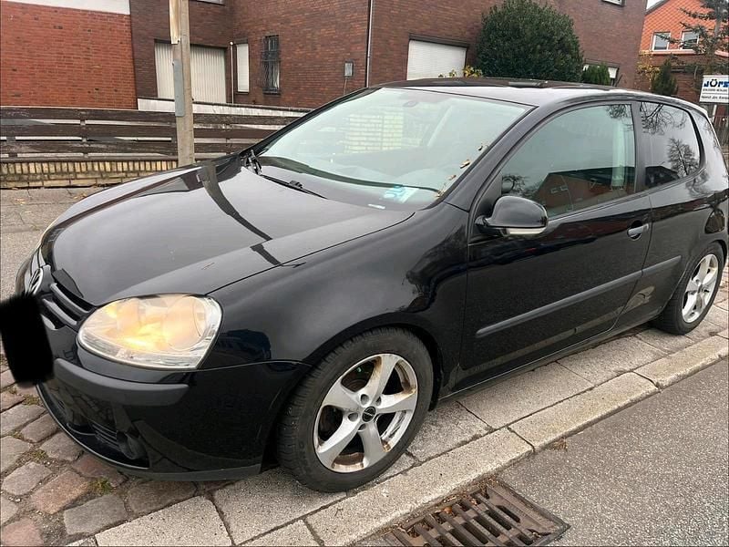 Schwarz Gebraucht 2005 VW Golf V Limousine | 900 € (Superpreis) - Bild 1/4