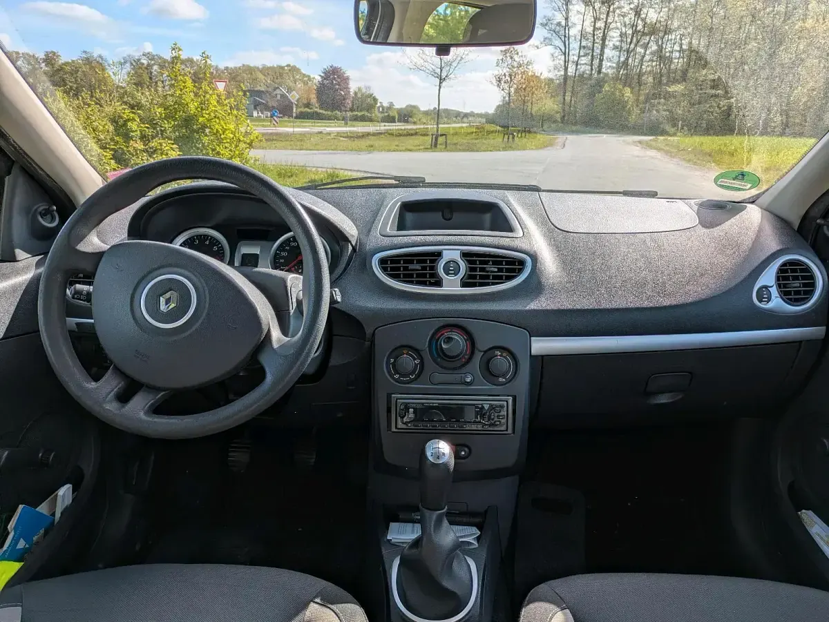 Gebraucht Renault Clio 75 PS (55 kW) 2010 Silber Kombi