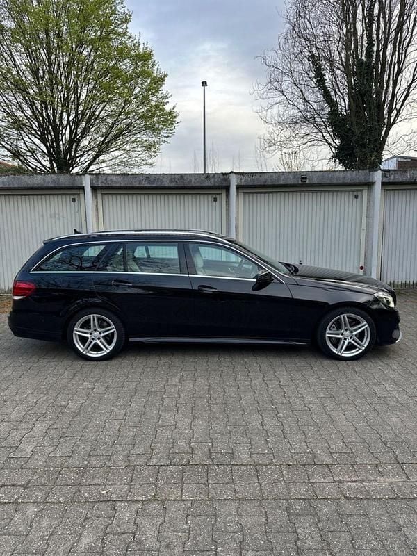Gebraucht Mercedes E350 AMG 258 PS (189 kW) 2015 Schwarz Kombi
