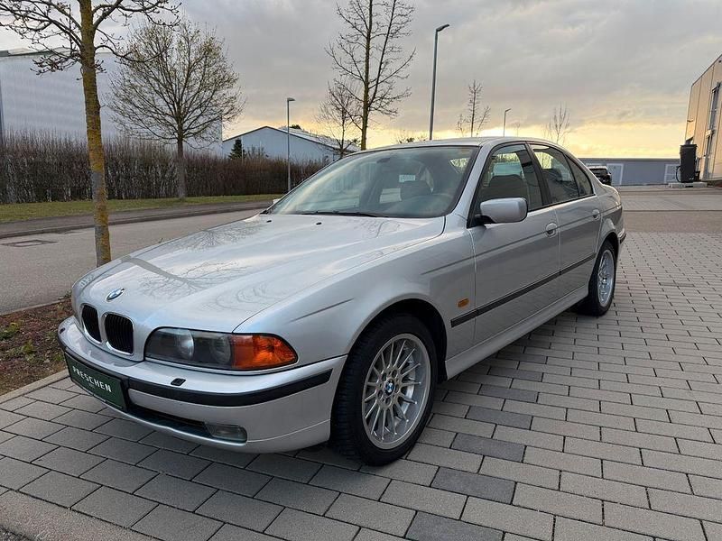 Second-hand BMW 523 170 CP (125 kW) 2000 Argintiu Berlinǎ