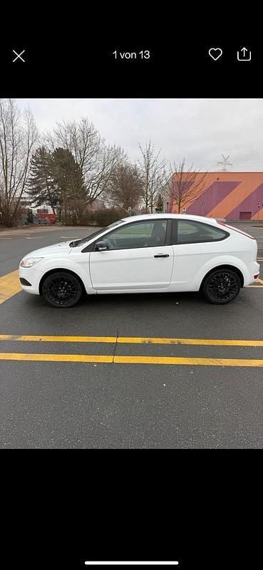 Weiß Gebraucht 2009 Ford Focus Limousine | 1.300 € (Guter Preis) - Bild 1/4