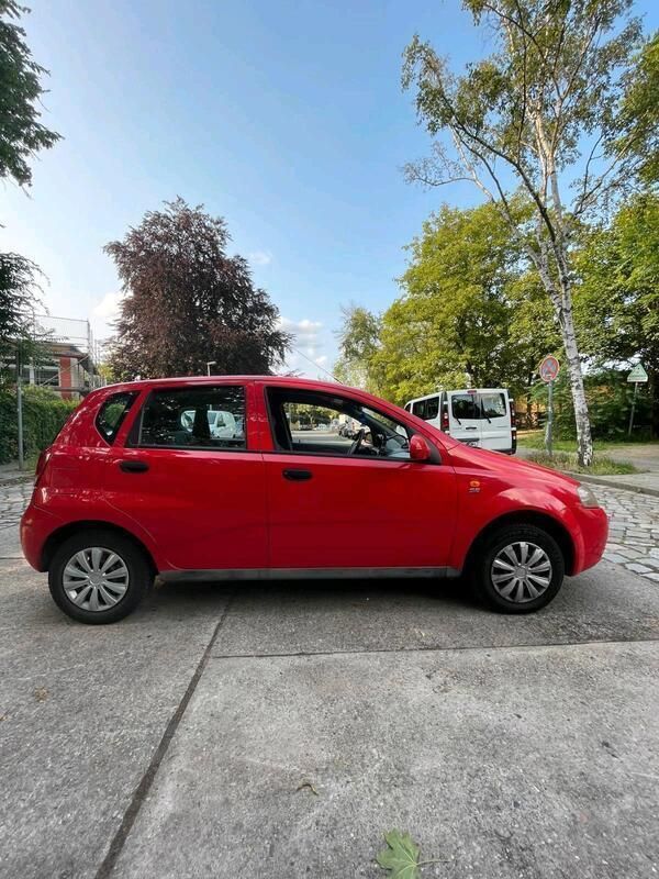 Rot Gebraucht 2005 Chevrolet Kalos Kleinwagen | 900 € - Bild 1/4