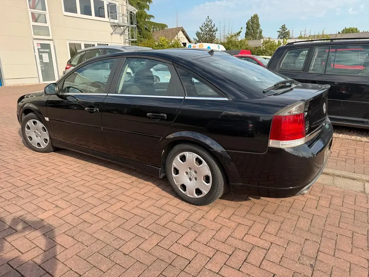 Gebraucht Opel Vectra 122 PS (89 kW) 2003 Schwarz Limousine