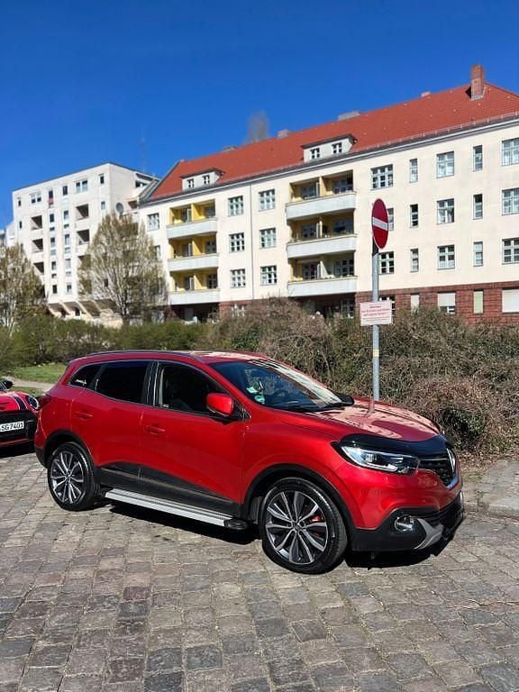 Rot Gebraucht 2017 Renault Kadjar LIMITED SUV | 12.000 € (Superpreis) - Bild 1/4