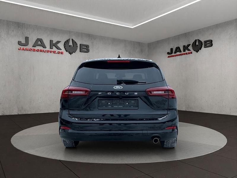 Gebraucht Ford Focus Titanium 155 PS (114 kW) 2025 Schwarz Limousine