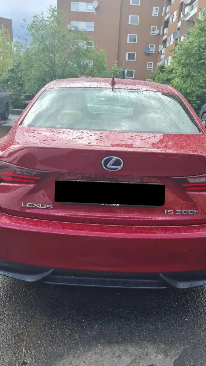 Gebraucht Lexus IS300h 223 PS (164 kW) 2015 Rot Limousine