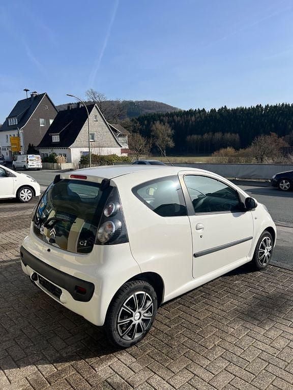 Gebraucht Citroën C1 Style 68 PS (50 kW) 2011 Weiß Kleinwagen