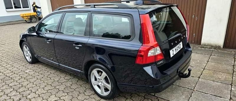 Gebraucht Volvo V70 Summum 163 PS (119 kW) 2008 Blau Kombi