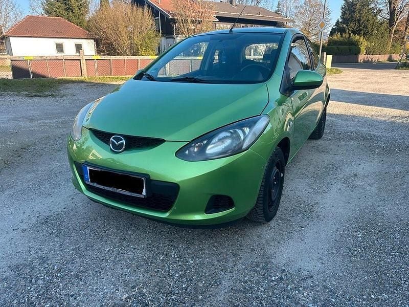 Second-hand Mazda 2 Inclusive 75 CP (55 kW) 2010 Verde Hatchback
