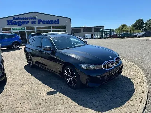 Gebraucht BMW 320 M Sport 190 PS (139 kW) 2025 Schwarz Kombi