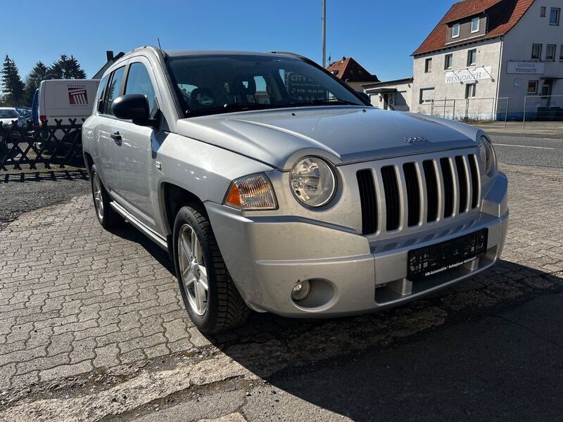 Gebraucht Jeep Compass Sport 170 PS (125 kW) 2008 Silber SUV