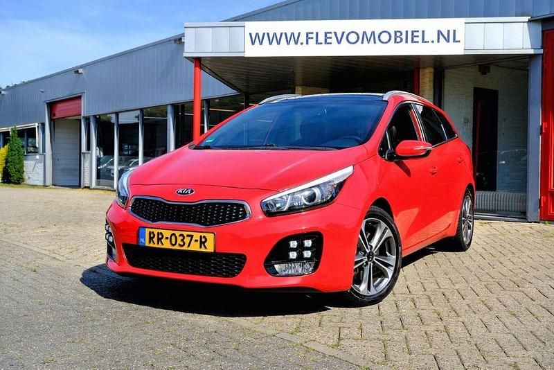 Rot Gebraucht 2018 Kia Ceed Sportswagon GT-Line S Kombi | 10.800 € (Fairer Preis) - Bild 1/4